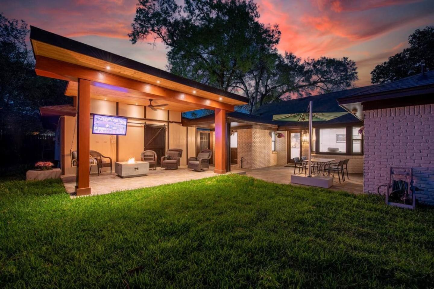Western Oaks Retreat ヒューストン エクステリア 写真
