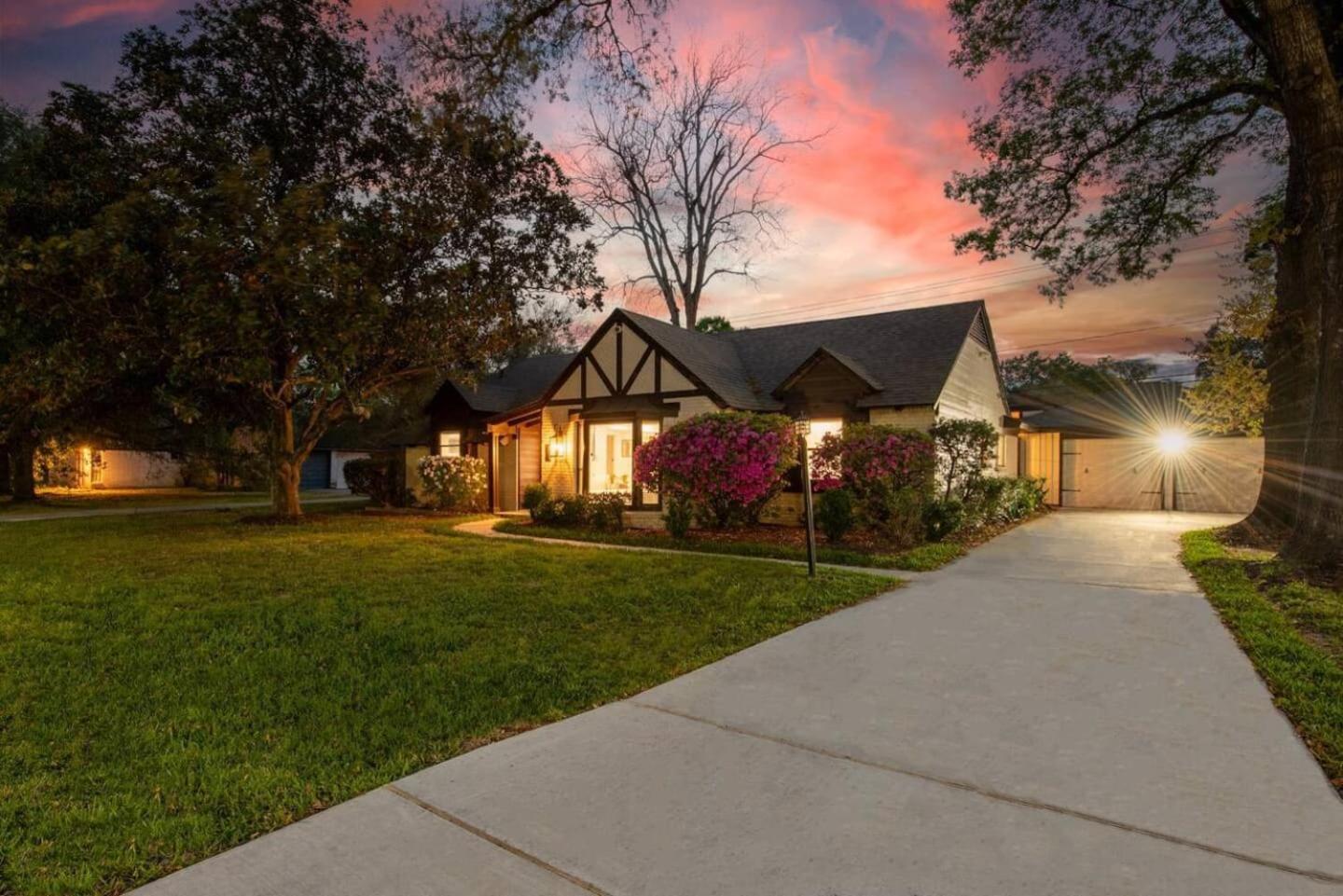 Western Oaks Retreat ヒューストン エクステリア 写真